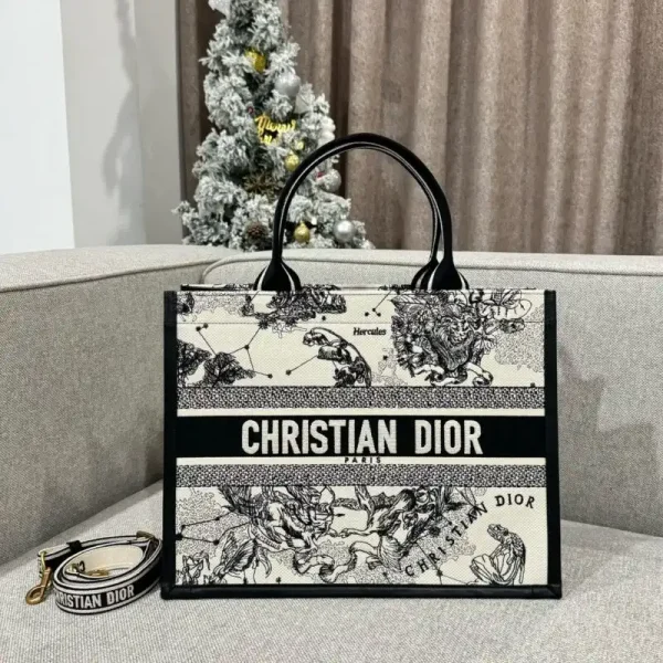 Dior Tote Book Constilation