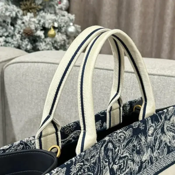 Dior Tote Book Blue Tiger Leather - Image 7