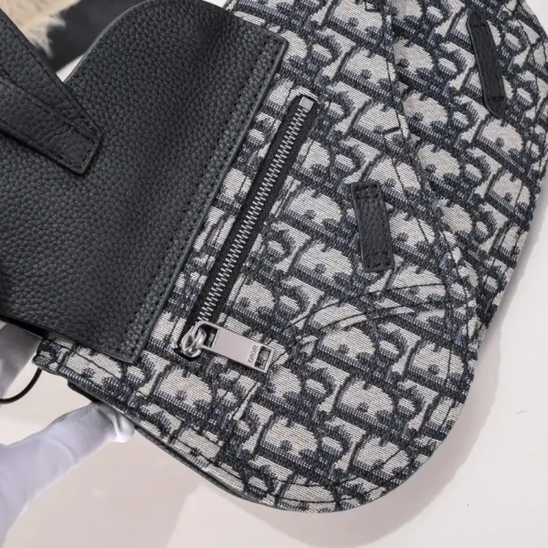 Dior  Messenger  Oblique - Image 5