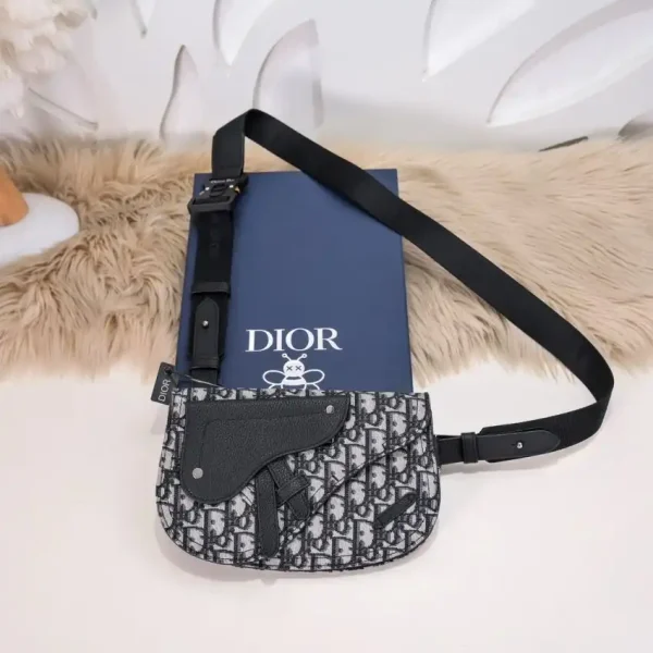 Dior  Messenger  Oblique