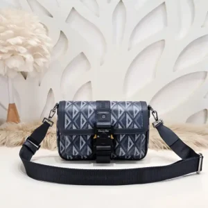 Dior Hit the Road messenger bag black