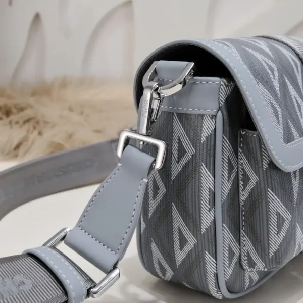 Dior Hit the Road messenger bag grey - Image 4