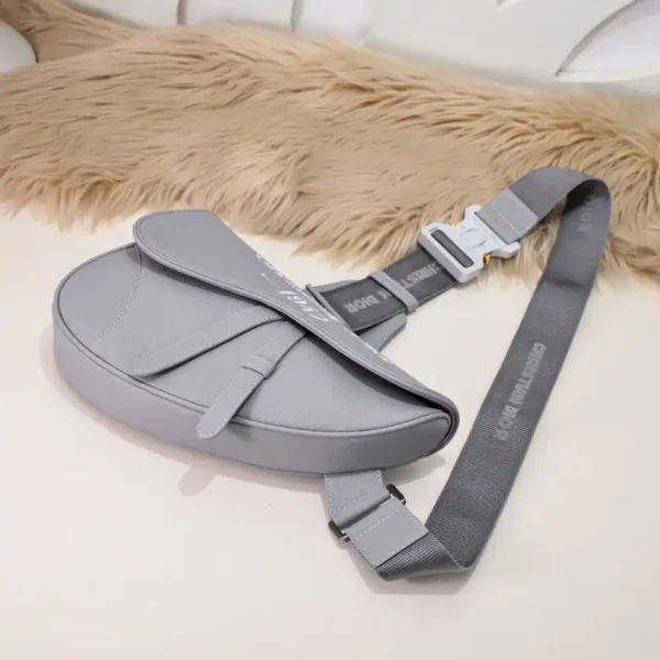 Dior Saddle 1947  Bag - Image 4