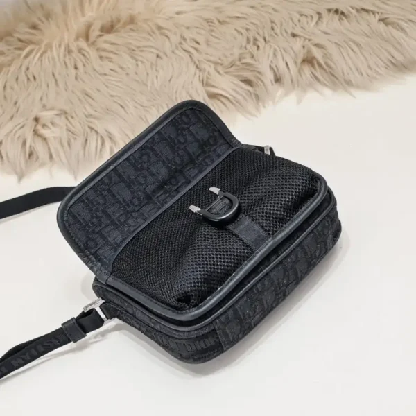 Dior 8 Bag With Strap - Image 3