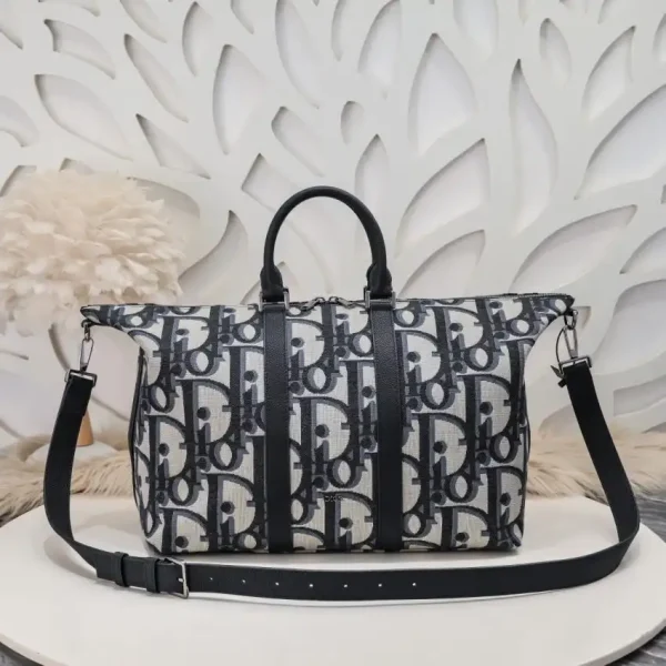 Dior Weekender 40 - Image 8