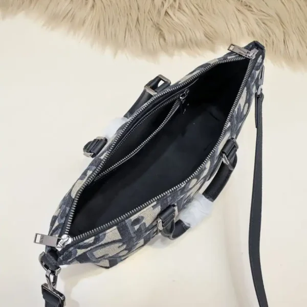 Dior Weekender 25 - Image 7
