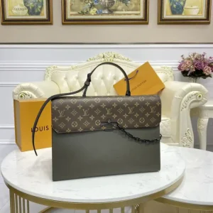 Louis Vuitton Robusto Briefcase