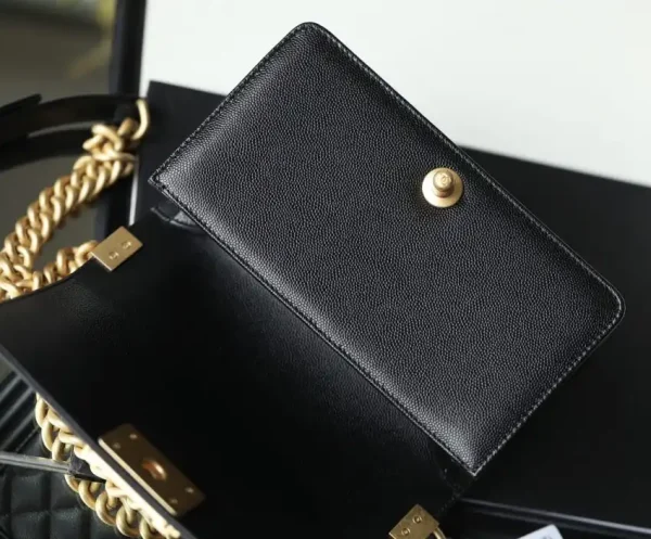 CHANEL Le Boy Black - Image 4