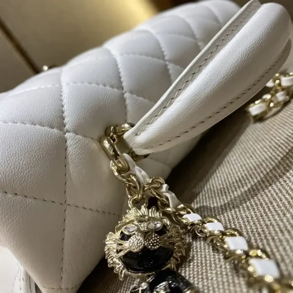 CHANEL CF 20 cm Lion White - Image 2