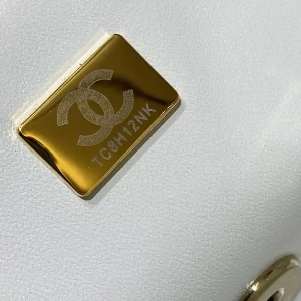 CHANEL CF 20 cm Lion White - Image 4