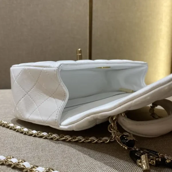 CHANEL CF 20 cm Lion White - Image 6