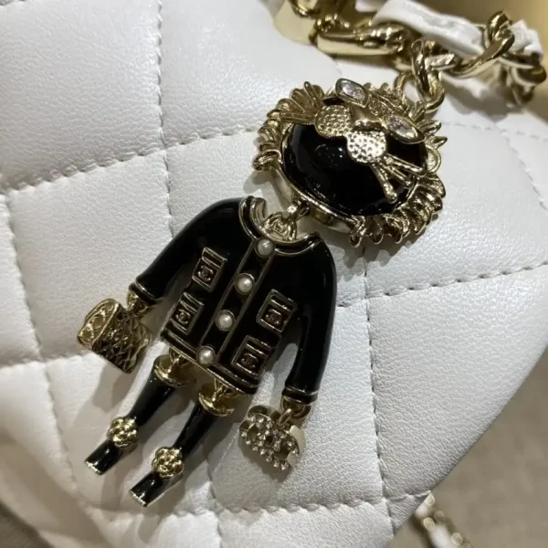 CHANEL CF 20 cm Lion White - Image 7