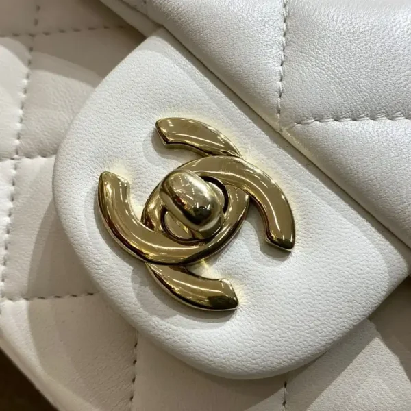 CHANEL CF 20 cm Lion White - Image 9