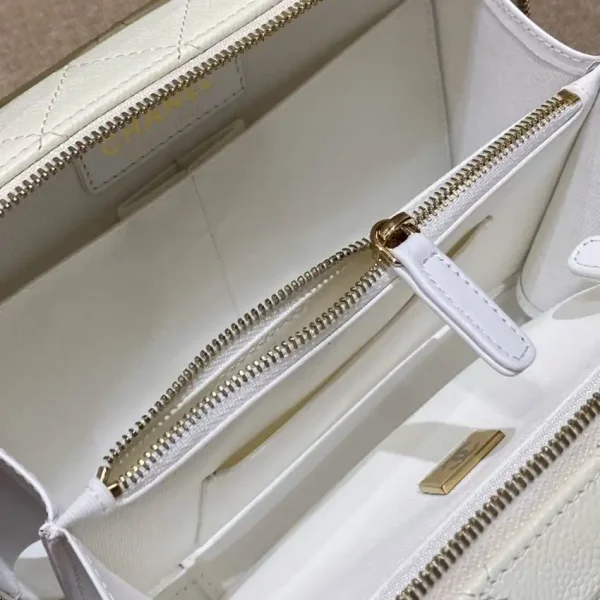 CHANEL 22 Camera Bag White - Image 9