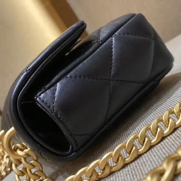 CHANEL 22P Enamel Bag - Image 5