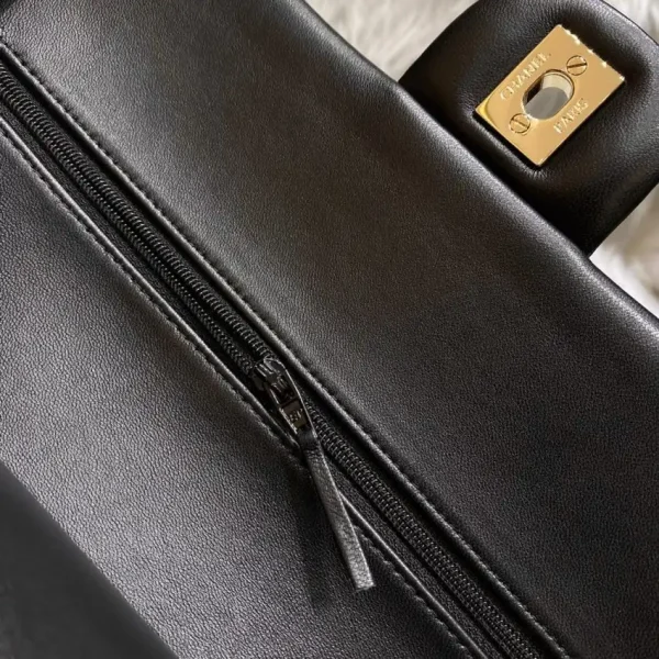 CHANEL Classic Flap 25cm V Black - Image 6