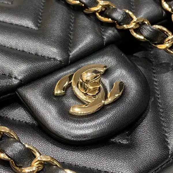 CHANEL Classic Flap 25cm V Black - Image 9