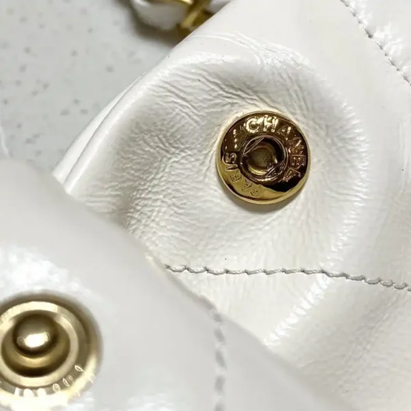 CHANEL 22 Small Handbag White - Image 8
