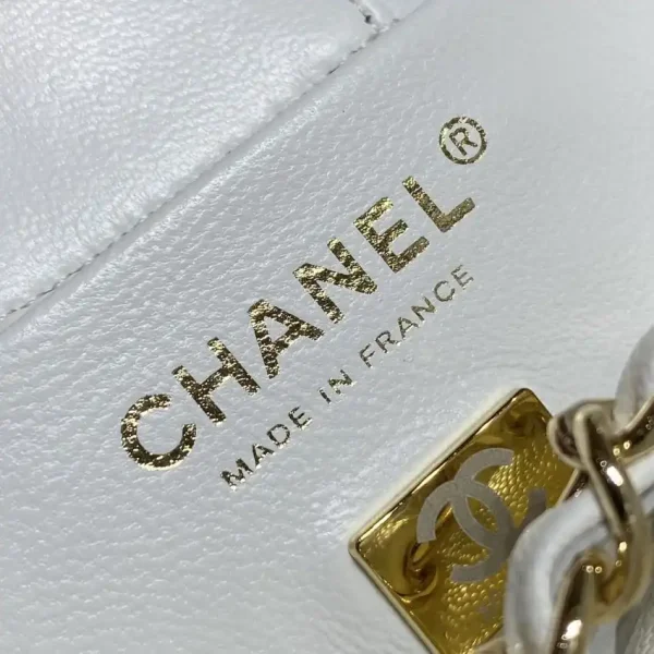 CHANEL 22S Hubo Bag White - Image 3