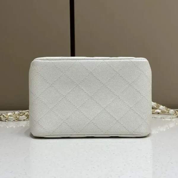 CHANEL 22S Hubo Bag White - Image 4
