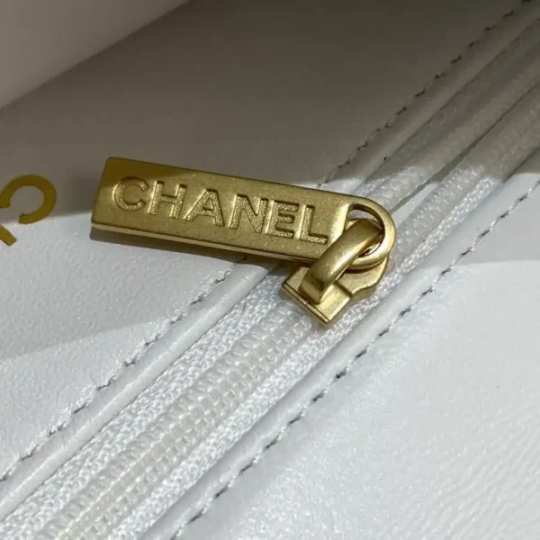 CHANEL 22P Enamel Bag White - Image 2
