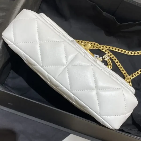 CHANEL 22P Enamel Bag White - Image 3