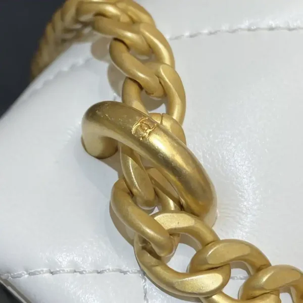 CHANEL 22P Enamel Bag White - Image 7