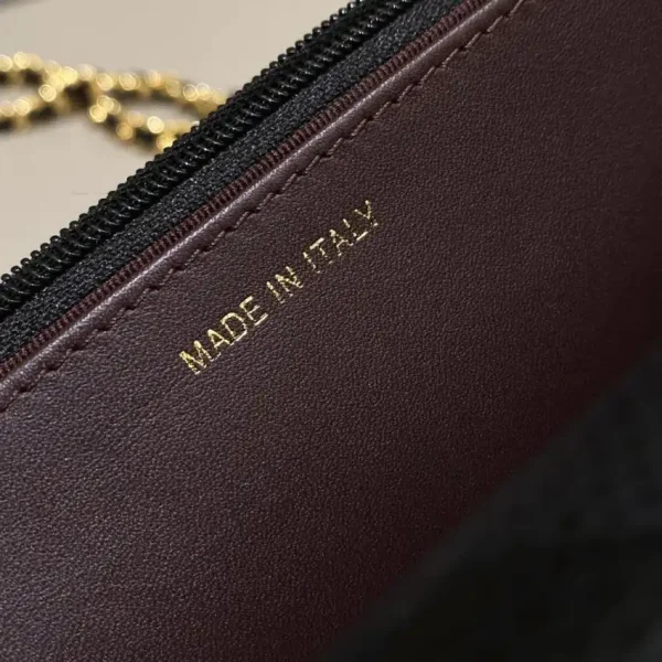 CHANEL Woc Wallet on Chain - Image 6