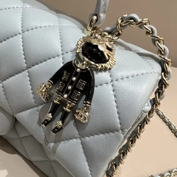 CHANEL CF 20 cm Lion Grey - Image 4