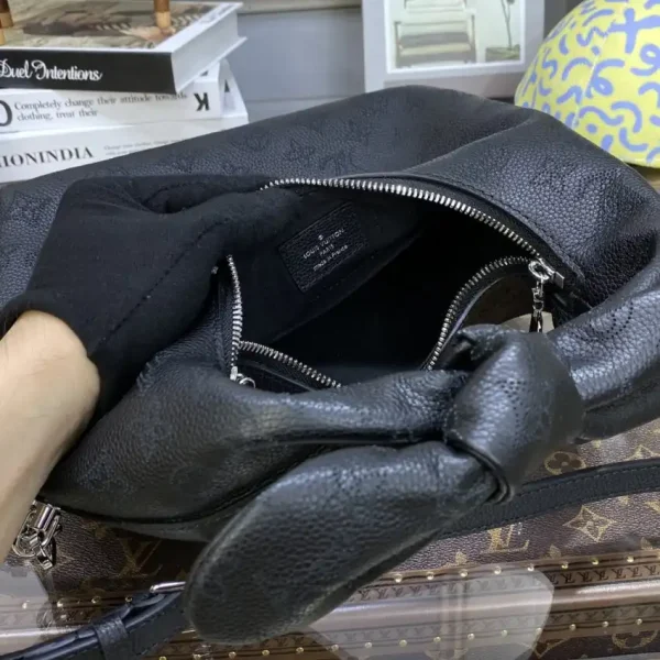 Louis Vuitton Why Knot Black - Image 3