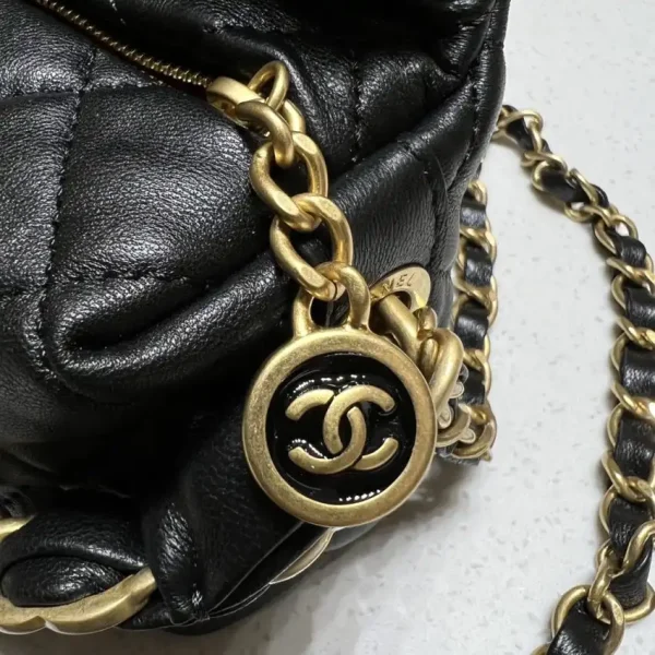 CHANEL Hobo Bag Black - Image 5