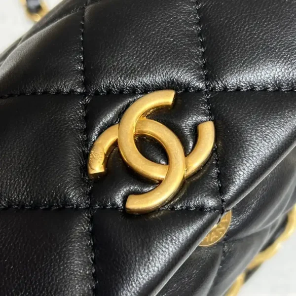 CHANEL Hobo Bag Black - Image 2