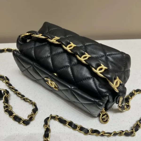 CHANEL Hobo Bag Black - Image 8