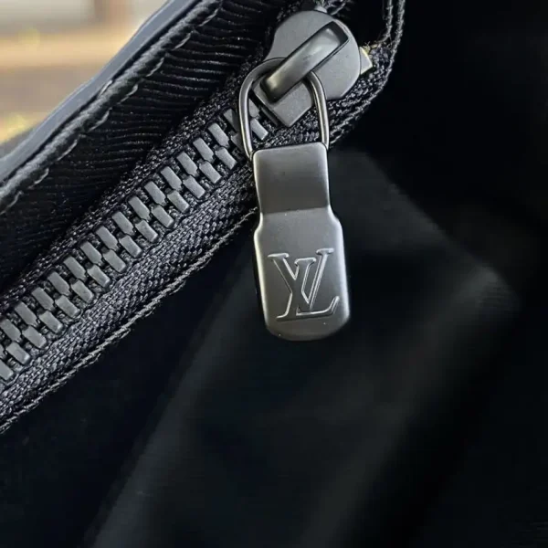 Louis Vuitton Steamer Wearable Wallet Full Black - Image 3