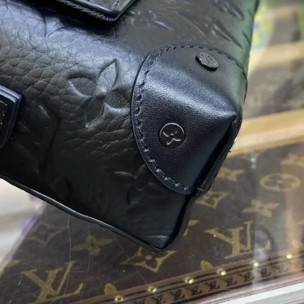 Louis Vuitton Steamer Wearable Wallet Full Black - Image 2