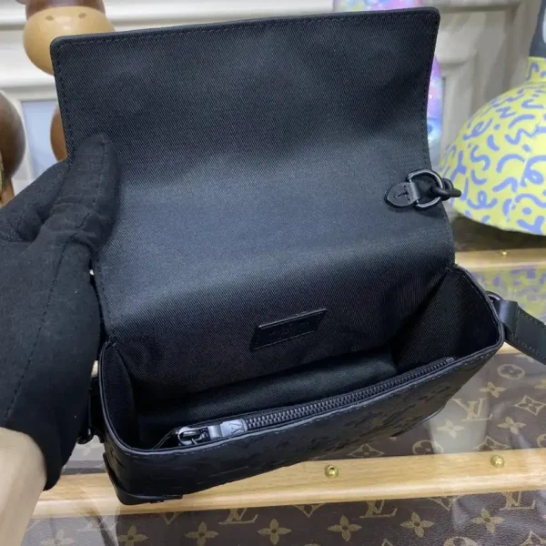 Louis Vuitton Steamer Wearable Wallet Full Black - Image 9