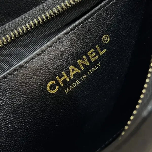 CHANEL 22k Hobo Underarm Bag - Image 4