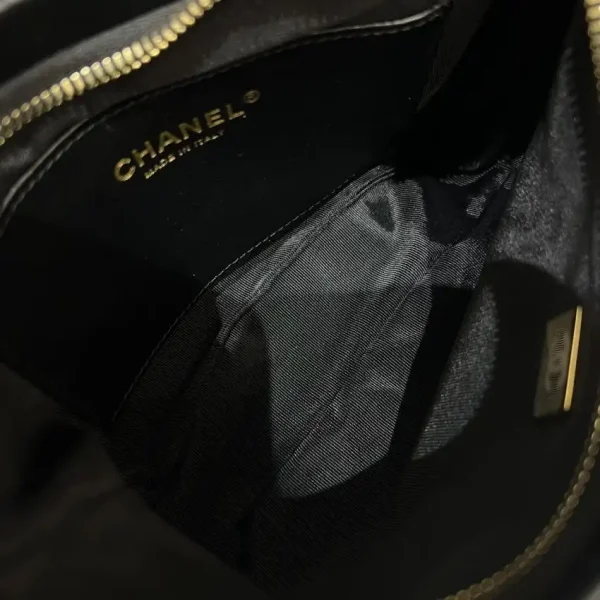 CHANEL 22k Hobo Underarm Bag - Image 5