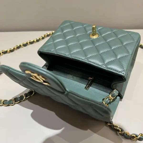CHANEL Classic Flap 17cm Green - Image 5