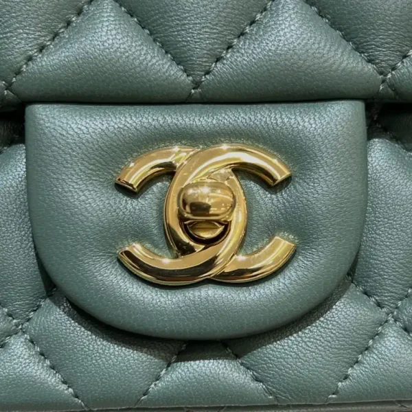 CHANEL Classic Flap 17cm Green - Image 7