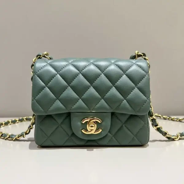 CHANEL Classic Flap 17cm Green