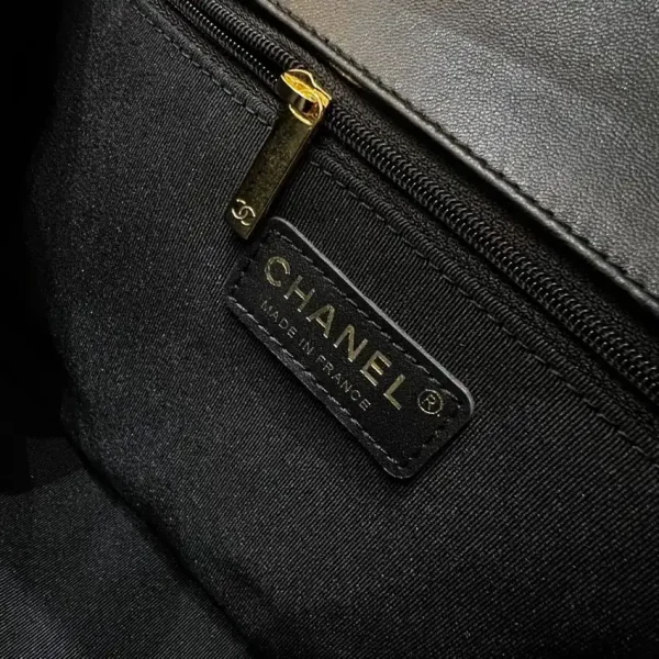 CHANEL Le Boy Large Black - Image 9