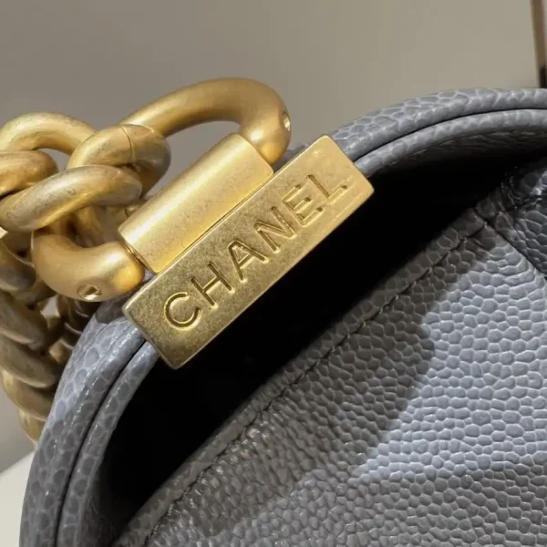 CHANEL Le Boy Large Grey - Image 4