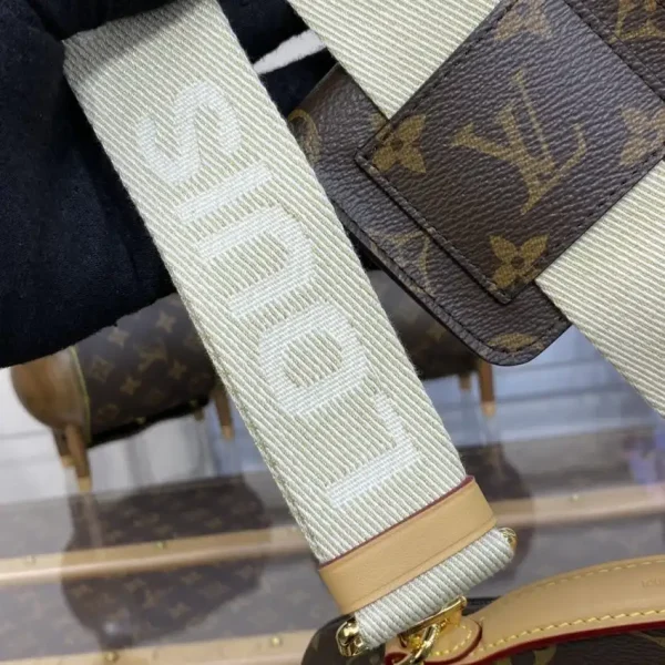 Louis Vuitton Utility Crossbody - Image 9