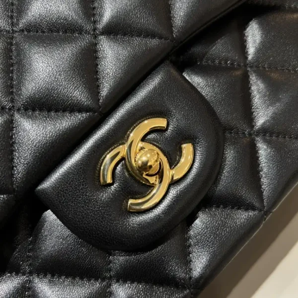 CHANEL Classic Flap 33cm Maxi - Image 3