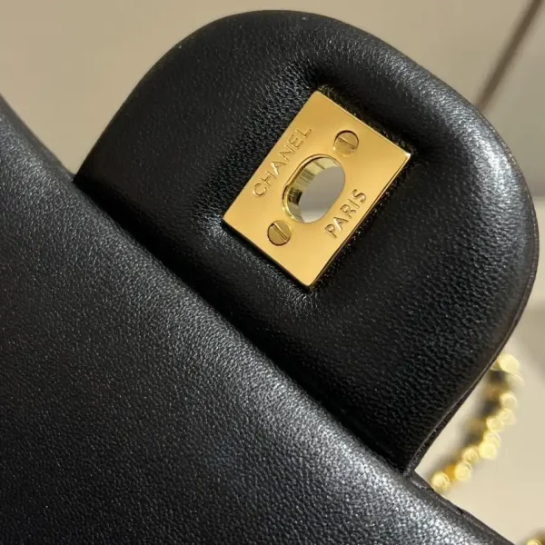 CHANEL Classic Flap 33cm Maxi - Image 7