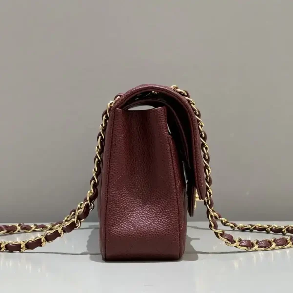 CHANEL Classic Flap 25cm Red - Image 3
