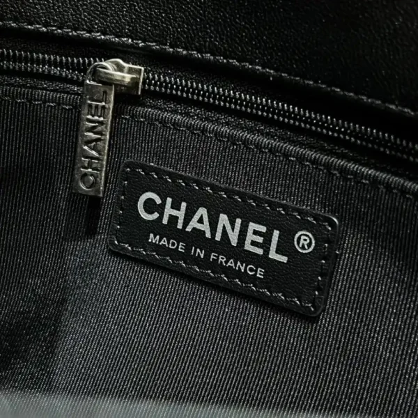 CHANEL Le Boy Large Black Silver - Image 2