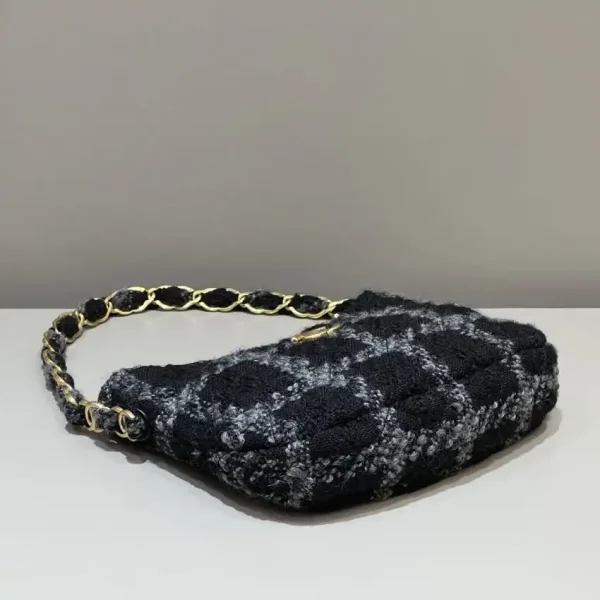 CHANEL 22k Woolen Hobo - Image 6
