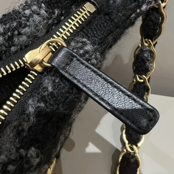 CHANEL 22k Woolen Hobo - Image 11